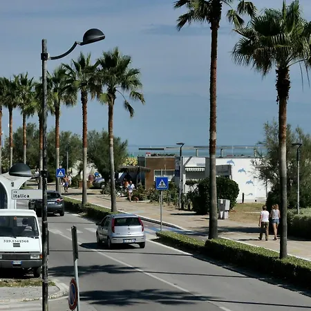 Alessiamaja Moderno Centro - Clima E Parcheggio * Pescara